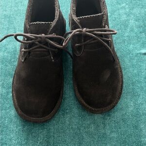 BearPaw Black Suede Lace up Ankle Boots. Chukka Size 7. Great Condition!